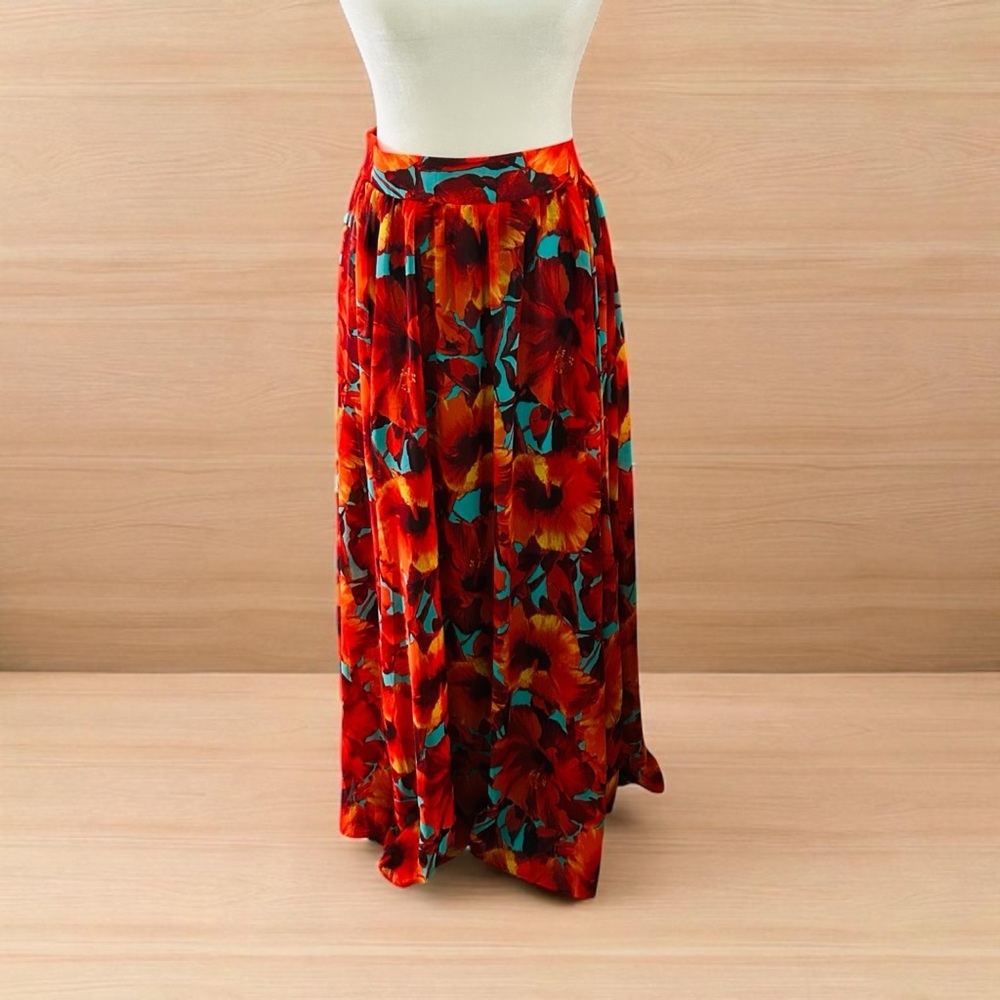 NEW YORK & Co. Bold and Beautiful Hibiscus Print Maxi Skirt. NWT. Med. $30.